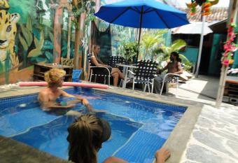 Hostal Mochilas allows 18 year olds to book a room