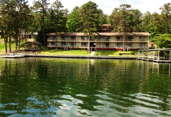 Long Island Lake Resort has Balcony rooms