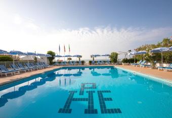 Hotel Plaza Esplanade has Balcony rooms