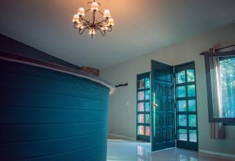 RocaMar Hostel Boutique allows 18 year olds to book a room