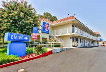 Motel 6 Sacramento West allows 18 year olds to book a room