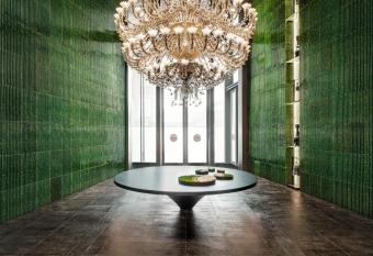 The Middle House has Balcony rooms