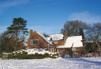 Mayertorne Cottage has Balcony rooms