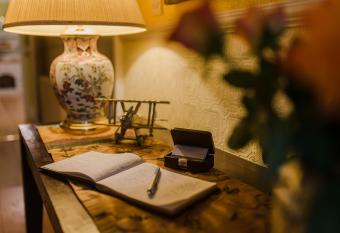 Cheriton Guesthouse has Balcony rooms