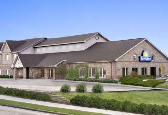 Days Inn by Wyndham Rapid City allows 18 year olds to book a room