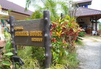 Khaolak Summer House Resort has Balcony rooms