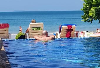 Lanta Garden Home has Balcony rooms