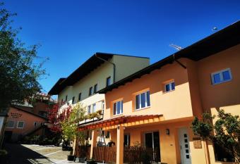 Hotel Goldene Krone has Balcony rooms