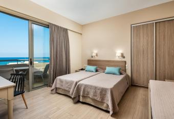 Icarus Apartments has Balcony rooms