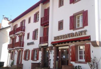 H  tel Juantorena has Balcony rooms