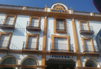 Hotel Pe  a de Arcos allows 18 year olds to book a room