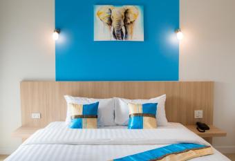 Phant at Thalang Service Apartment has Balcony rooms