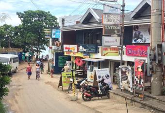 InnBox Bed & Bath allows 18 year olds to book a room