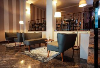 Hotel di Porta Romana allows 18 year olds to book a room