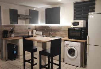 appartement calme de 48m2 has Balcony rooms