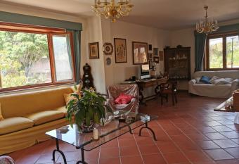 Villa Grande has rooms with a private hot tub