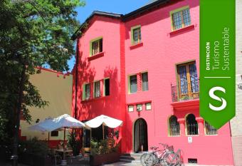 Aji Hostel allows 18 year olds to book a room