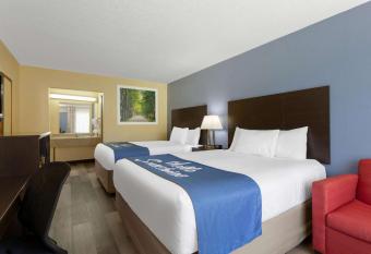 Days Inn by Wyndham Greensboro Airport has Smoking rooms