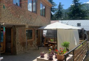 Tamarioni has Balcony rooms