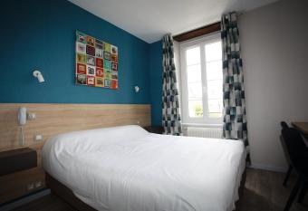 Contact H  tel - H  tel Le Lion d Or Lamballe allows 18 year olds to book a room