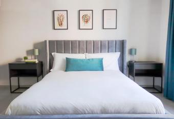 Vista Reale Apartment has rooms with a private hot tub