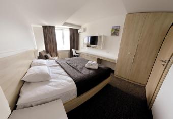 Apartment OneClickRent 01 Smarthouse allows 18 year olds to book a room