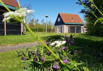 De Rakken allows 18 year olds to book a room