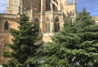 Suites La Catedral allows 18 year olds to book a room