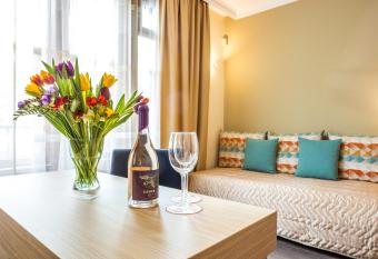 Geneva Hotel allows 18 year olds to book a room