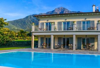 Foresteria Villa Margherita has Balcony rooms