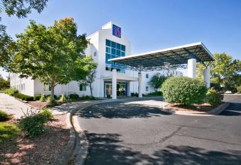 Motel 6 Minneapolis - Brooklyn Center allows 18 year olds to book a room