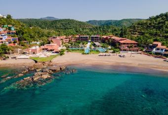 El Careyes Club & Residences has Balcony rooms