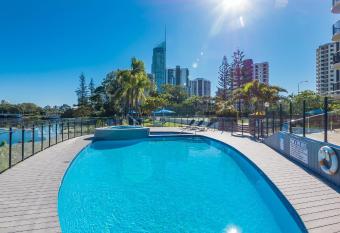 Silverton Apartment Resort Surfers Paradise allows 18 year olds to book a room
