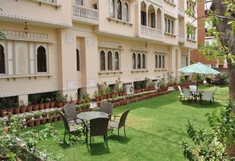 Om Niwas Suite Hotel has Balcony rooms