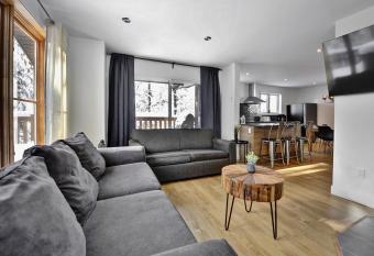 Chalets Alpins - 01 Chemin Alpin has Balcony rooms