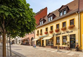 Hotel-Pension zum Markt has Balcony rooms