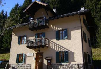 Ostello SanMartino has Balcony rooms