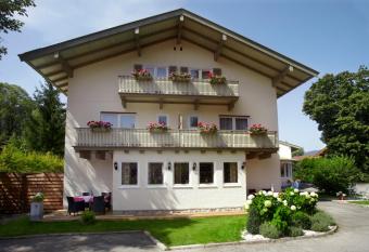 Hotel Berlin Tegernsee has Balcony rooms