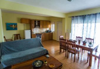 MTC-D Apartments by the Sea and Airport allows 18 year olds to book a room