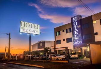 Hotel Cadori has rooms with a private hot tub