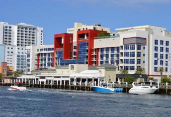 Ch Luxury Condos & Studios On The Beach allows 18 year olds to book a room