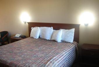 Studio 6 Bakersfield, Ca - South allows 18 year olds to book a room