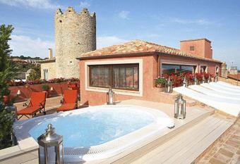 Hotel Sa Calma allows 18 year olds to book a room