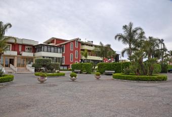 Hotel Nelton has Balcony rooms