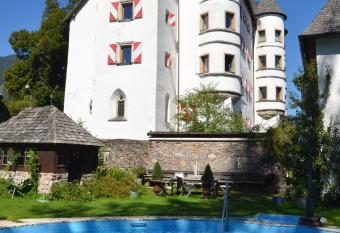 Schloss M  nichau has Balcony rooms