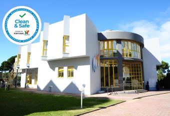 Caparica Sun Centre allows 18 year olds to book a room