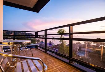 Days Inn by Wyndham Aonang Krabi has Balcony rooms