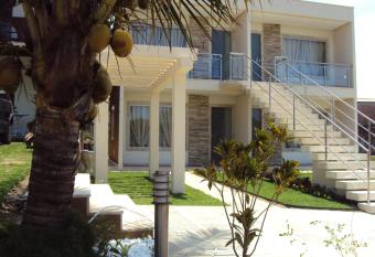 Pousada Morada Dos Ventos allows 18 year olds to book a room