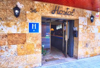 Hostal Isabel has Balcony rooms