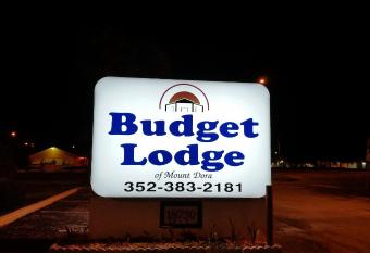 Budget Lodge Mount Dora has Smoking rooms